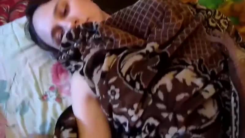 Зацените стесняется капец как на камеру