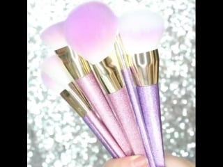 Real techniques on instagram “picks up, lays down and blends product like a dream✨ #brushcrush #realtechniques (@sheilaandco)