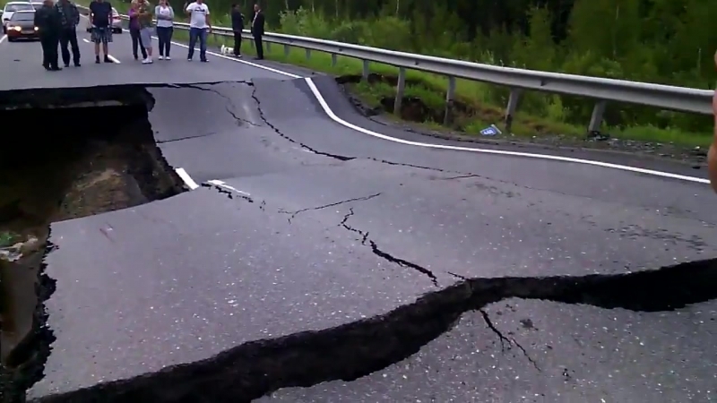 Начало обрушения моста через р демьянка трасса тюмень ханты мансийск
