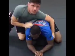 Escape from katagatame (arm triangle) by luta livre black belt leozada nogueira