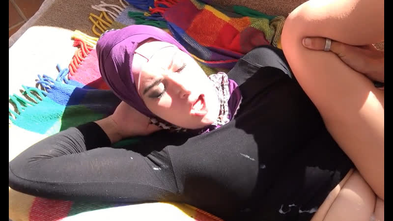 Колготкиде және трусиктерде және онсыз Писканың жеке порно фотосуреттері