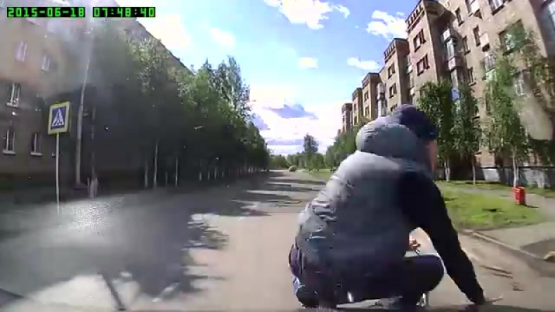 18 летний велосипедист угодил под колеса автомашины шевроле нива