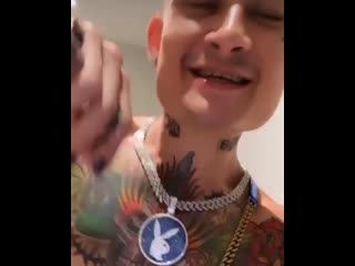 Моргенштерн купил себе сумочку