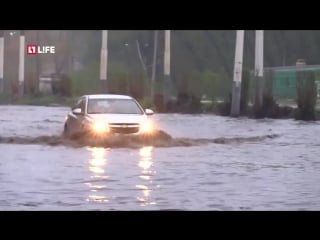 В воронеже после проливного дождя затопило центр города