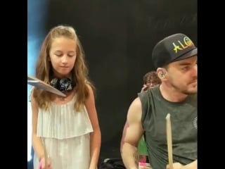 Shannon leto playing drums in kiyv with mini echelon