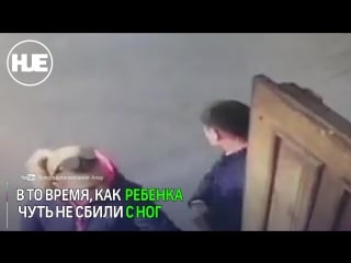 В казахстане мать и бабушка украли коляску у поликлиники