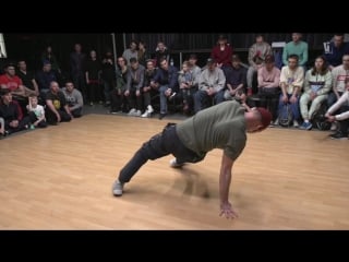 V12018 breaking solo1