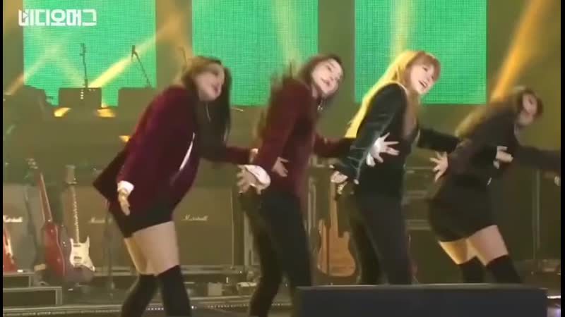 Южнокорейская группа впервые выступает в северной корее