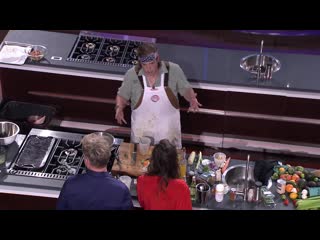 Alessandra ambrosio на кулинарном поединке в программе шеф повара #gordonramsay #masterchefonfox лос анджелесе 26 июля 2019 год