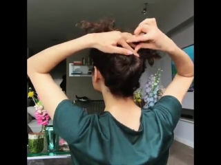 Укращение непослушных кудряшек)