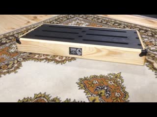 Wooden pedalboard 800x400 honey pine