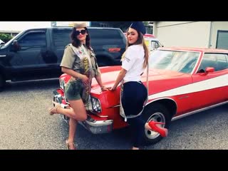 Hot pin up girls & ford gran torino starsky & hutch tv film series (