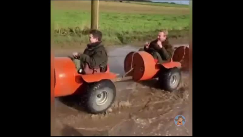 Мужики в селе едут на рыбалку