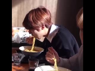 This is how a married 19 year old daesang winner eldest of a boy group and son of 10000 mothers eats like