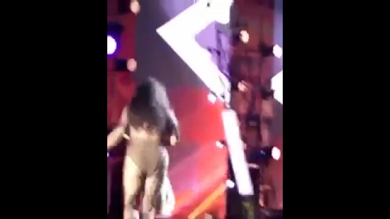 Прозрачный комбинезон лолиты милявской вызвал ажиотаж у публики