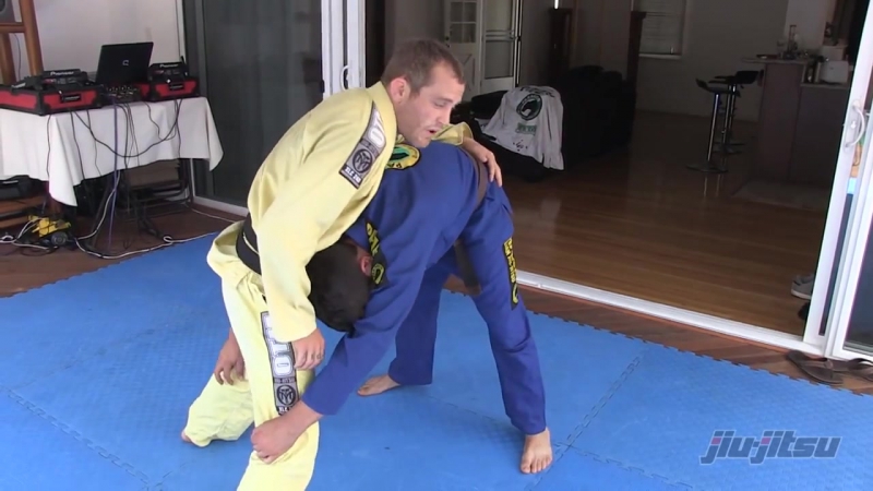 Биео issue #10 jeff glovers flying circus flying omoplata