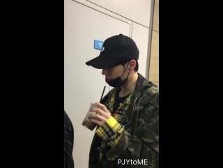 [fancam] 170419 югём @ sydney (australia) airport