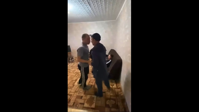 Олег монгол нокаутирует пашу