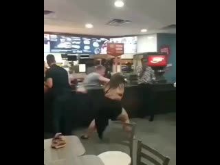 Слабый пол говорили они 😂