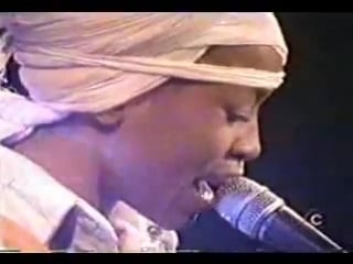 Erykah badu live (2001) очень рекомендую всем посмотреть !!!