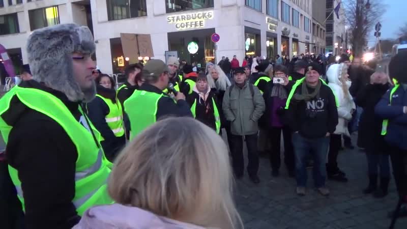 Gelbe westen in berlin = alle räder stehen still, wenn dein starker arm es will!