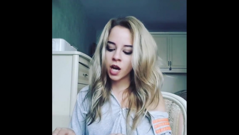 Скриптонит это любовь (милая блондинка с шикарным голосом)