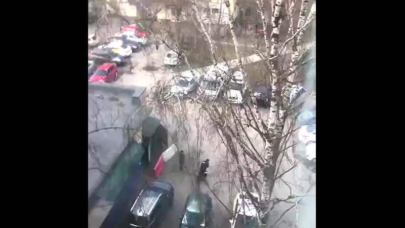 Пострадавший упал за дорожные ограждения