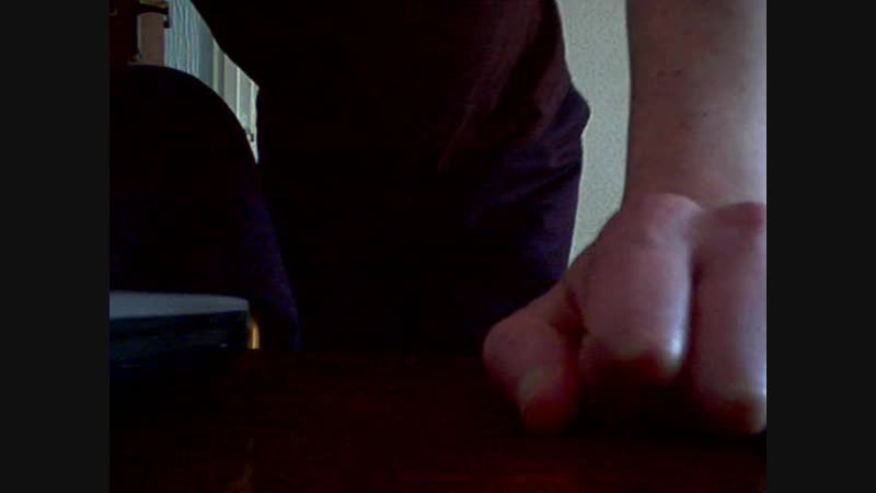 Мама пришла на обед и была поставлена на колени