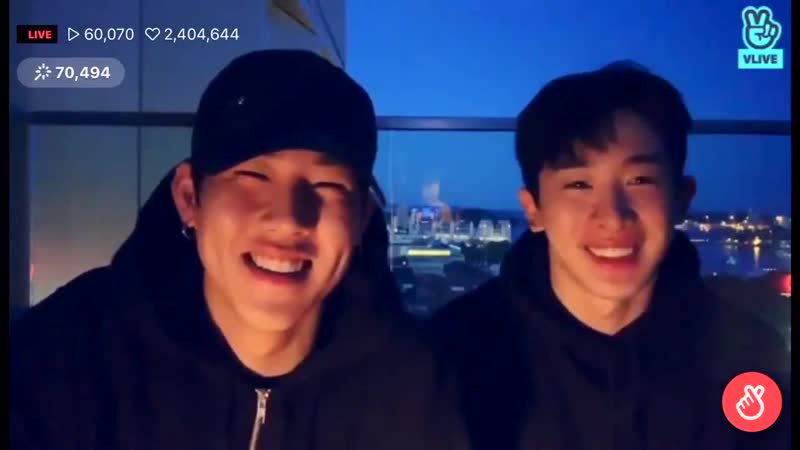[190611] wonho and joohoney ordering drinks @ vlive