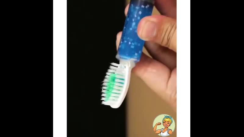 Зубная щетка из обычного шприца