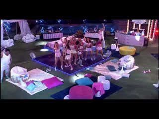 Todas pulando juntas na festa do pijama #bbb20