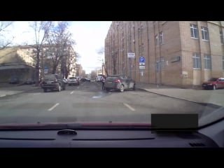 Дама подбила bmw x6