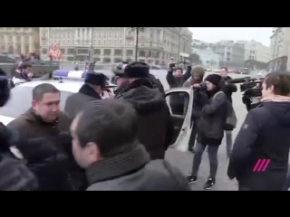 Кто и зачем пришел на митинг на манежной площади 2 апреля