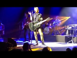 Per gessle milk and toast and honey (live in prague)