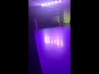 Трансляция даяны в periscope"тусня за кулисами "