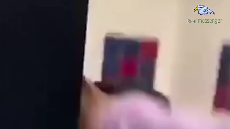 Сирийская девушка беженка была избита в туалете американской школы