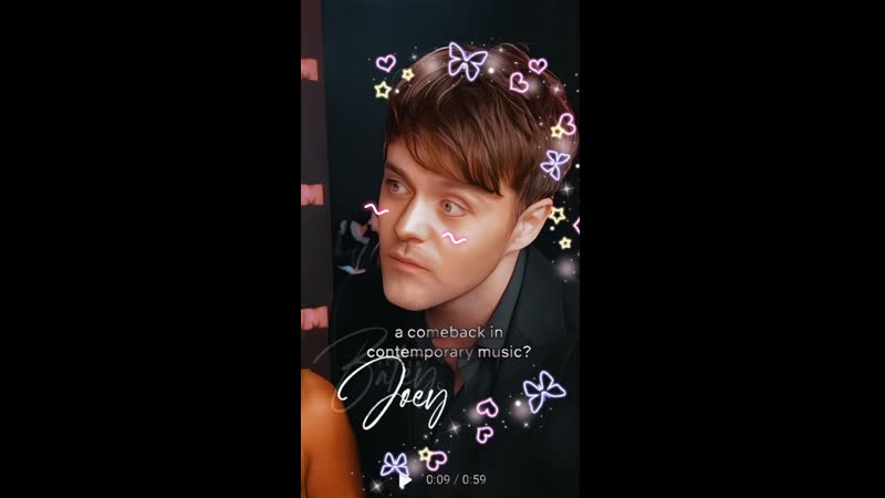 Joey batey, anya chalotra and freya allan at tudum in brazil / джои бэйти, аня чалотра и фрейя аллан на tudum в бразилии