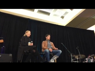 Jennifer discusses whether she's more like dark swan or princess emma at #ouatvan (03/25/2017)