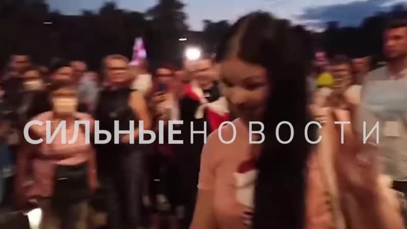 Дзяўчына правакатар на мітынгу ў гомелі