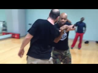 Self defense kail filipino boxing using a kubaton