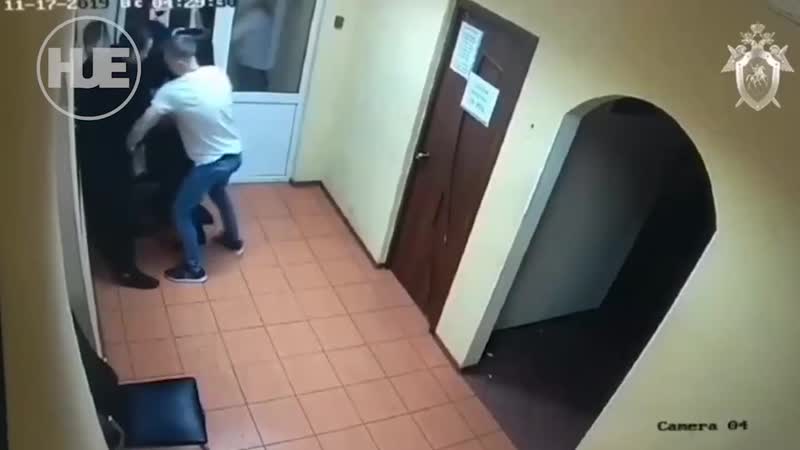 Стрелял из обреза, чтобы напугать ужратый невменько из архангельска, которого не пускали в бар, решил отомстить охраннику