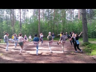 Разминка в теплое солнечное утро!