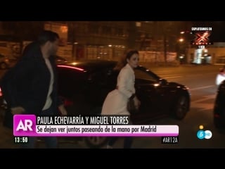 Paula echevarría y miguel torres paseando juntos de la mano por madrid