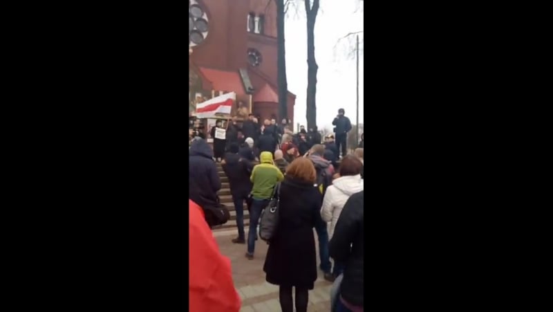 Каля чырвонага касцёла прайшоў мітынг акцыя завершаная