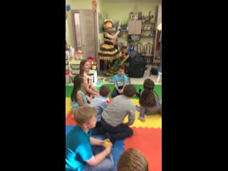 Busy lizzie с королевой пчёл