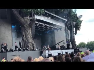 Another video from celebmix ig with adam lambert at the side of the stage #bsthydepark with shoshanna 14/07/2018