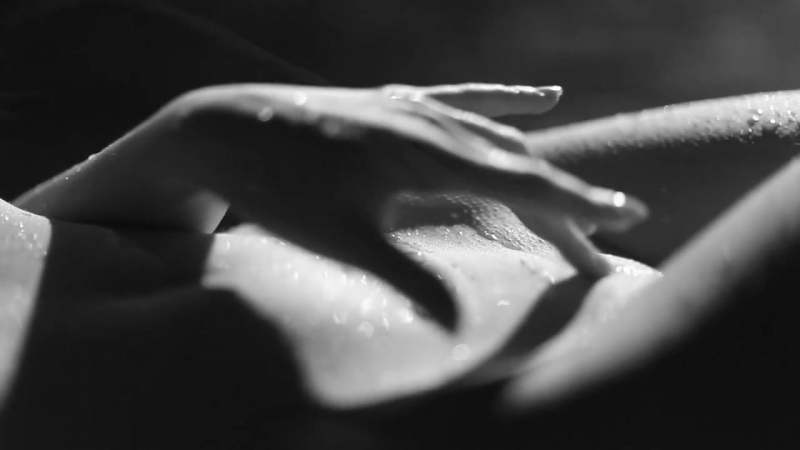 Эротика в черно белых тонах | christina | видео hd 720