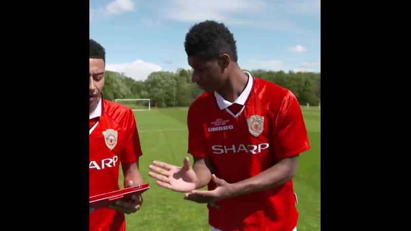 Lingard and rashford attempt to recreate ole gunnar solskjaer’s goal against bayern munich in the champions league final in 1999