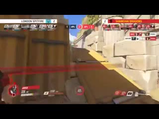 Dont try to tussle with @gamsuow on this map 5! hes not losing this thing owl2019 live mp4