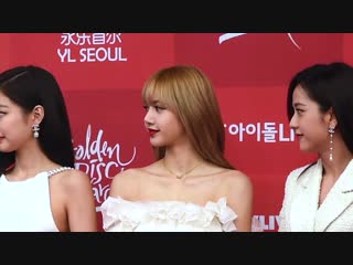 190105 lisa red carpet cut @ golden disc awards